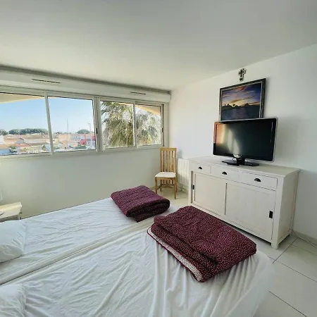 Superbe Au Cap D'agde, Piscine Et Parking - Fr-1-723-3 *